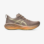 Tênis Asics Novablast 5 Luxe Masculino Marrom
