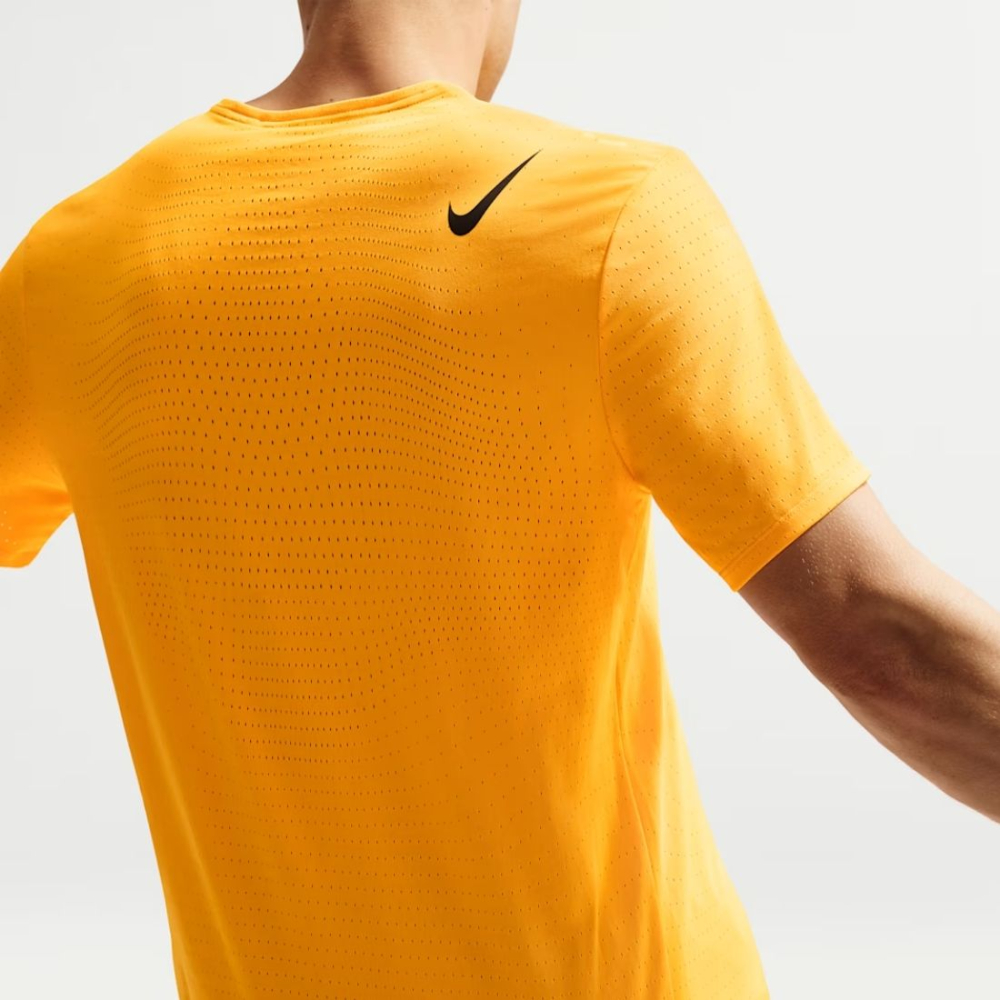 Camiseta Nike AeroSwift Masculina Laranja